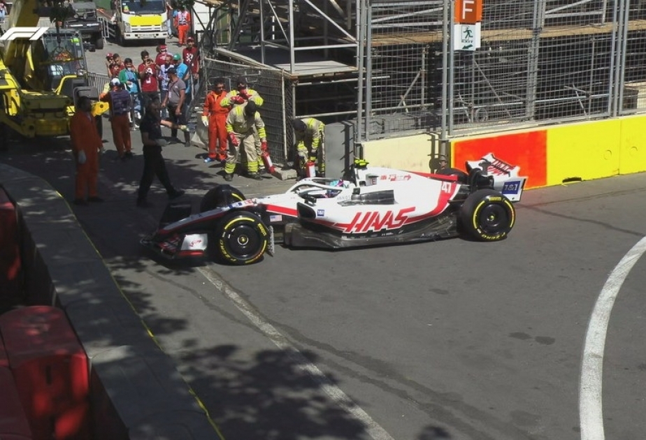 Training Baku: Pech für Schumacher