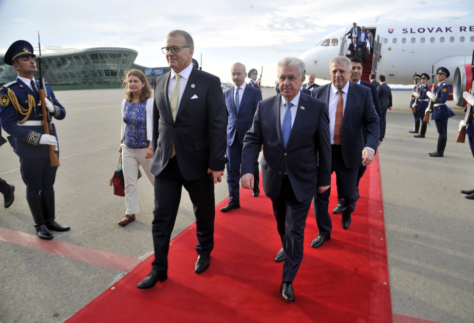 Le président du Conseil national slovaque entame une visite officielle en Azerbaïdjan
