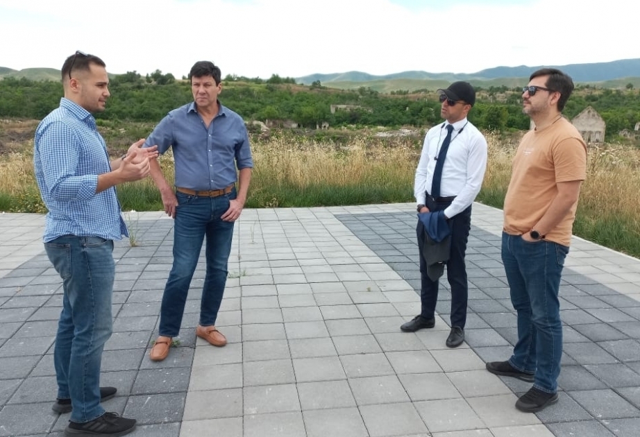Paraguayische Parlamentsdelegation zu Besuch in von armenischer Besatzung befreiten Gebieten