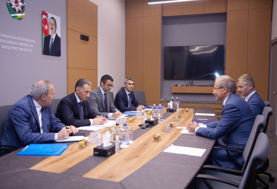 Le ministre azerbaïdjanais du Numérique et des Transports rencontre le vice-président d’une commission du Parlement européen