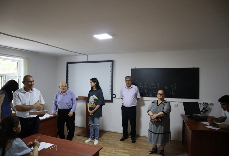 Mingəçevir Dövlət Universitetində valideynlər imtahanları izləyiblər