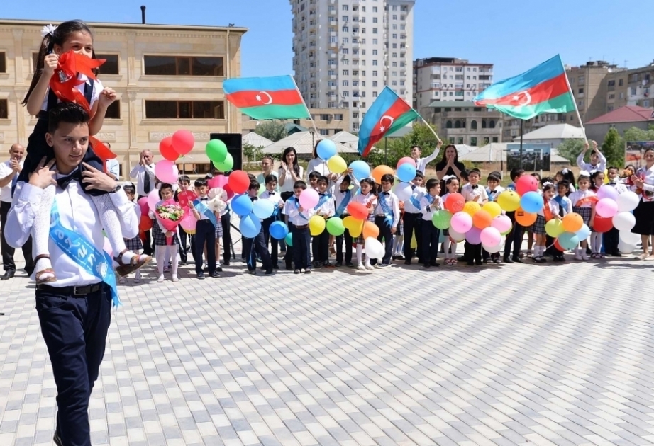 Сегодня в азербайджанских школах прозвенит «Последний звонок»