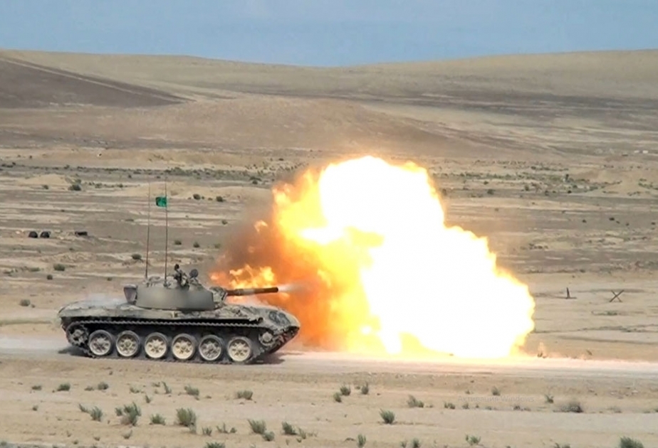 Continúa el entrenamiento de las unidades de tanques del ejército azerbaiyano