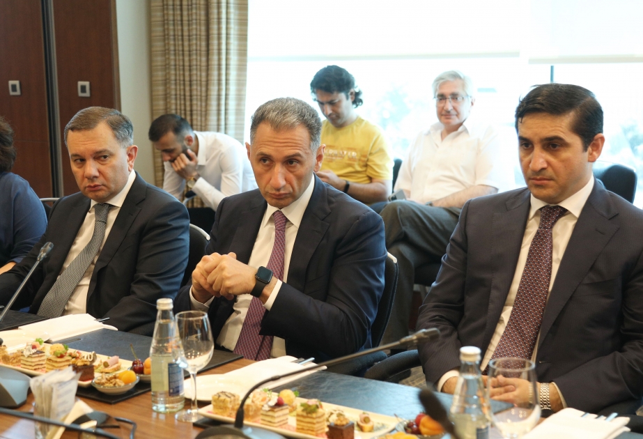 Nazir: Aviasiya haqqında qanunun işlənilməsi yekunlaşıb