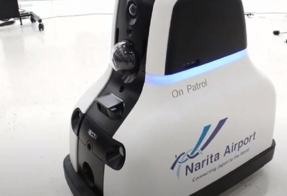 Smart robot helps with congestion at Narita Airport