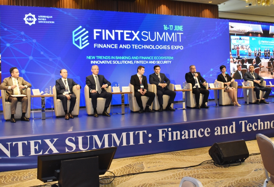 В Баку проходит выставка финансов и технологий Fintex Summit