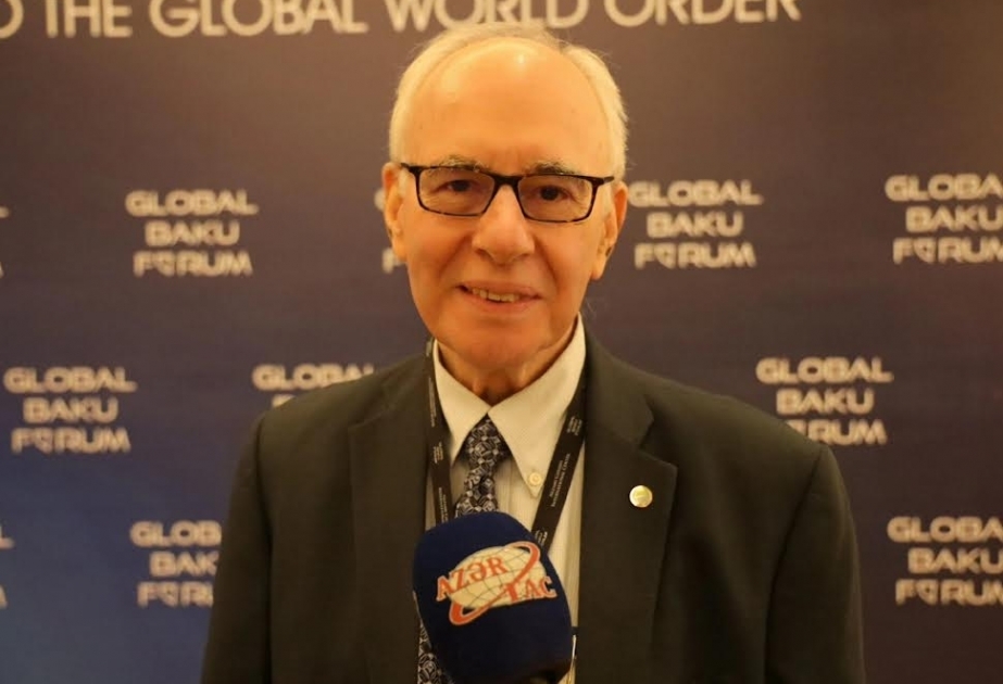 Garry Jacobs: “El paso correcto sería construir un consenso global”