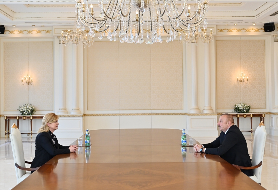 Präsident Ilham Aliyev empfängt ehemalige kroatische Präsidentin VIDEO
