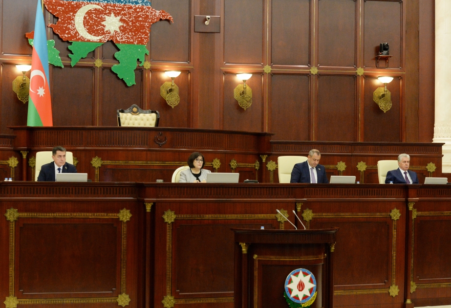 Milli Məclisin növbədənkənar sessiyasının ilk iclası keçirilib