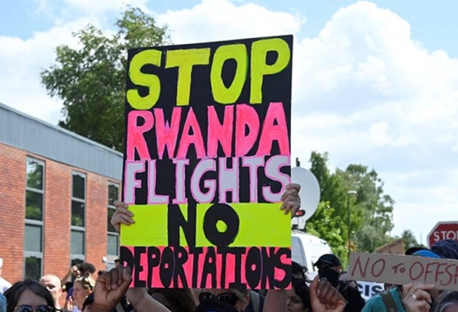 BMT Böyük Britaniyanın ölkədəki qeyri-qanuni mühacirləri Ruandaya göndərmək planını dayandırmağa çağırıb