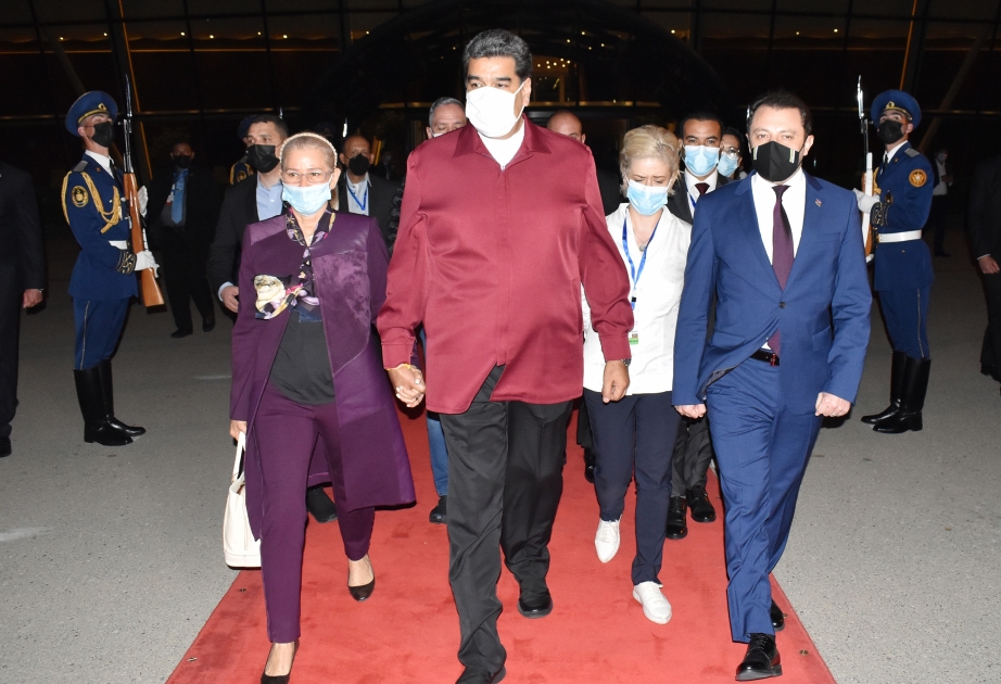 Presidente venezolano finaliza su visita de trabajo a Azerbaiyán