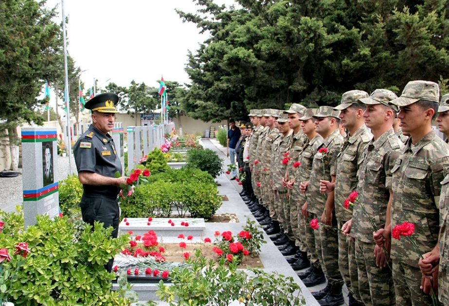 Milli Qəhrəman Mübariz İbrahimovun məzarı ziyarət edilib