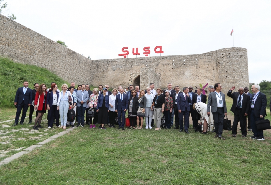 IX Qlobal Bakı Forumu iştirakçılarının Şuşaya səfəri başa çatıb