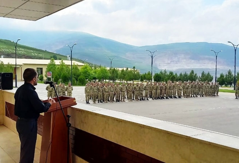 Dini Qurumlarla İş üzrə Dövlət Komitəsinin nümayəndələri hərbi qulluqçularla görüş keçirib