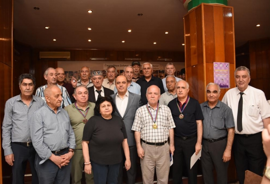 Fikrət Sideifzadə veteran şahmatçılar arasında Azərbaycan çempionu adını qazanıb
