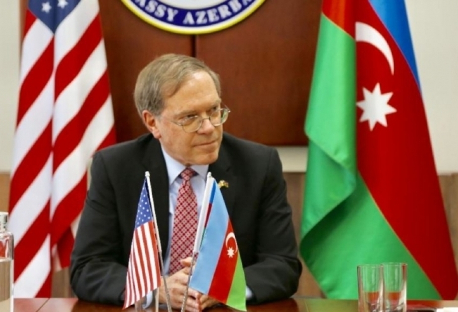 Посол США: Мы вкладываем инвестиции и поддерживаем общину вынужденных переселенцев в Азербайджане
