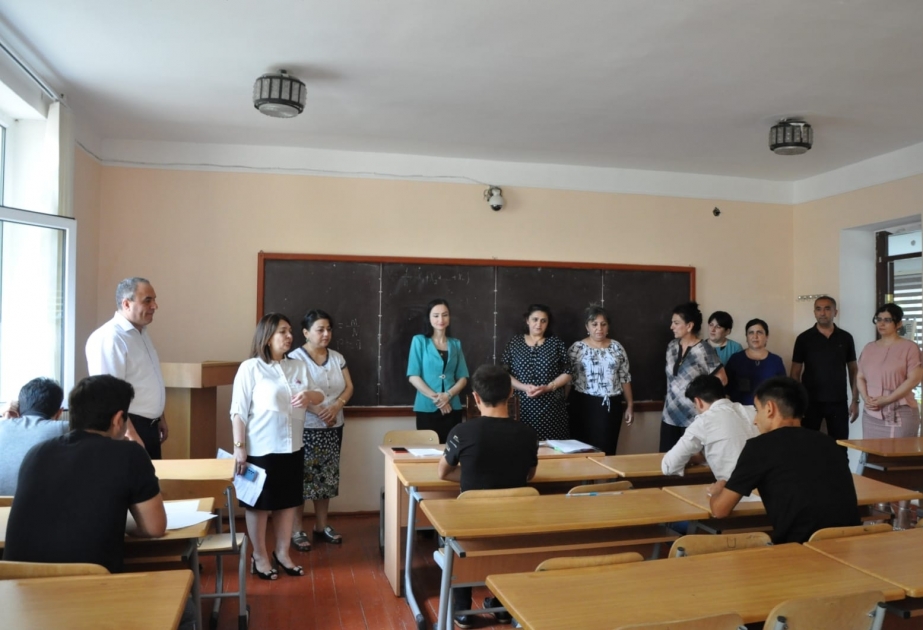 Mingəçevir Dövlət Universitetində valideynlər növbəti dəfə imtahanları izləyiblər