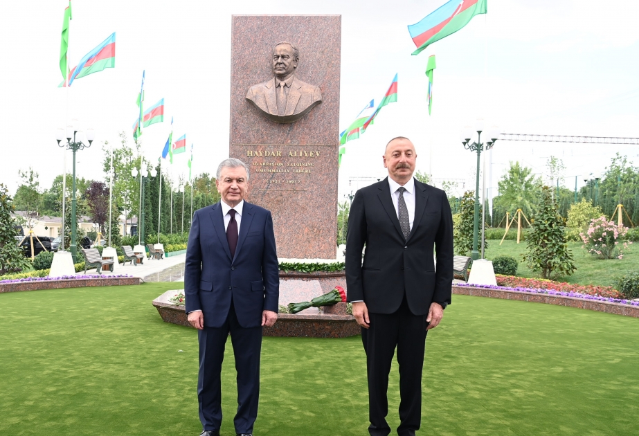 Президент Азербайджана Ильхам Алиев и Президент Узбекистана Шавкат Мирзиёев приняли участие в открытии площади Гейдара Алиева в Ташкенте  ОБНОВЛЕНО 3 ВИДЕО