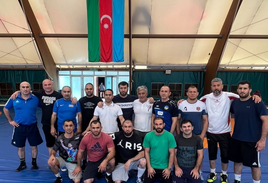 Əlcəzair güləş komandasının nümayəndə heyəti Bakıda təlim-məşq toplantısı həyata keçirib