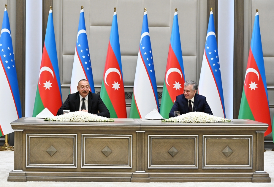 Los presidentes de Azerbaiyán y Uzbekistán hacen declaraciones a la prensa