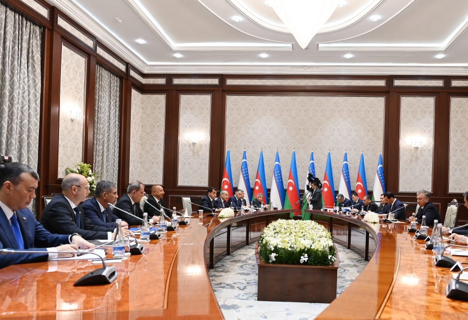 Presidente de Uzbekistán: “Tenemos la intención de seguir aumentando el transporte de mercancías utilizando la moderna red de transporte de Azerbaiyán”