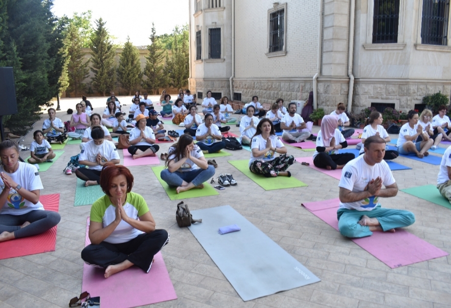 Baku marks 8th International Day of Yoga