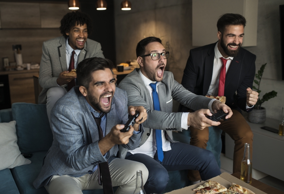 Новое исследование: взрослые играют в видеоигры больше, чем дети