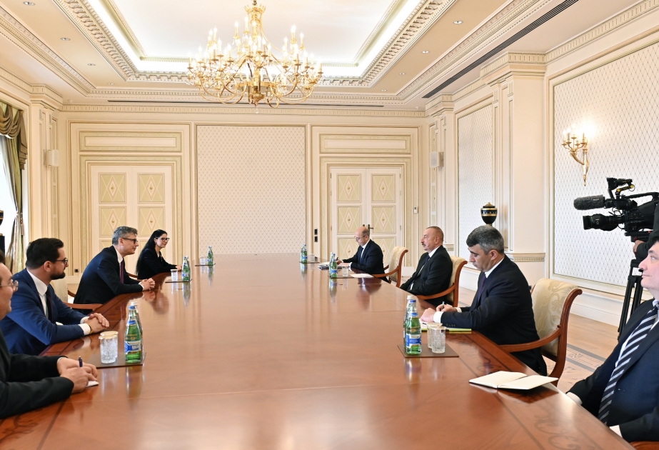 Präsident Ilham Aliyev empfängt rumänische Delegation VIDEO
