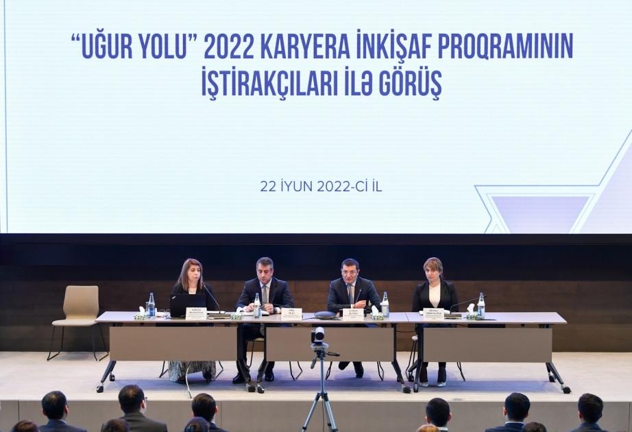 İqtisadiyyat Nazirliyində “Uğur yolu” Karyera İnkişaf Proqramının iştirakçıları ilə görüş keçirilib
