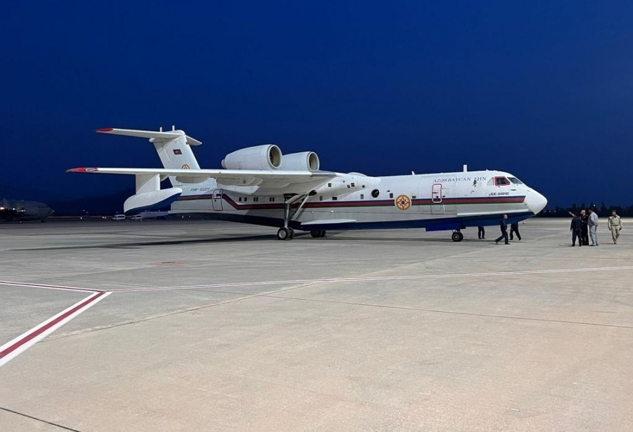 Waldbrände in der Türkei: Aserbaidschan schickt amphibisches Löschflugzeug