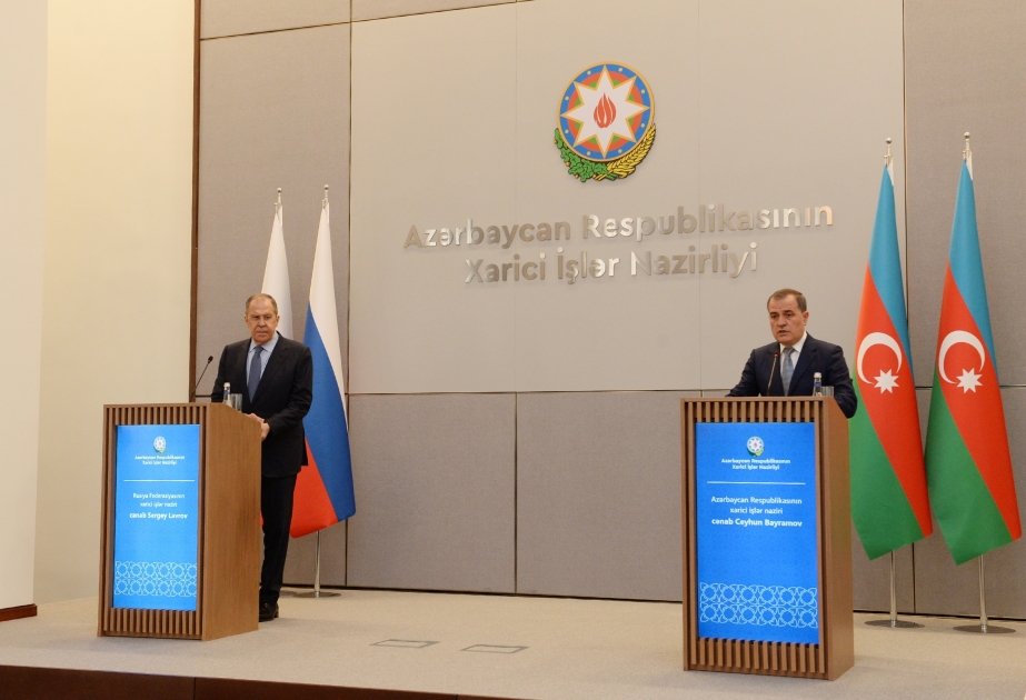 Bakú acoge la conferencia de prensa de los ministros de Asuntos Exteriores de Azerbaiyán y Rusia