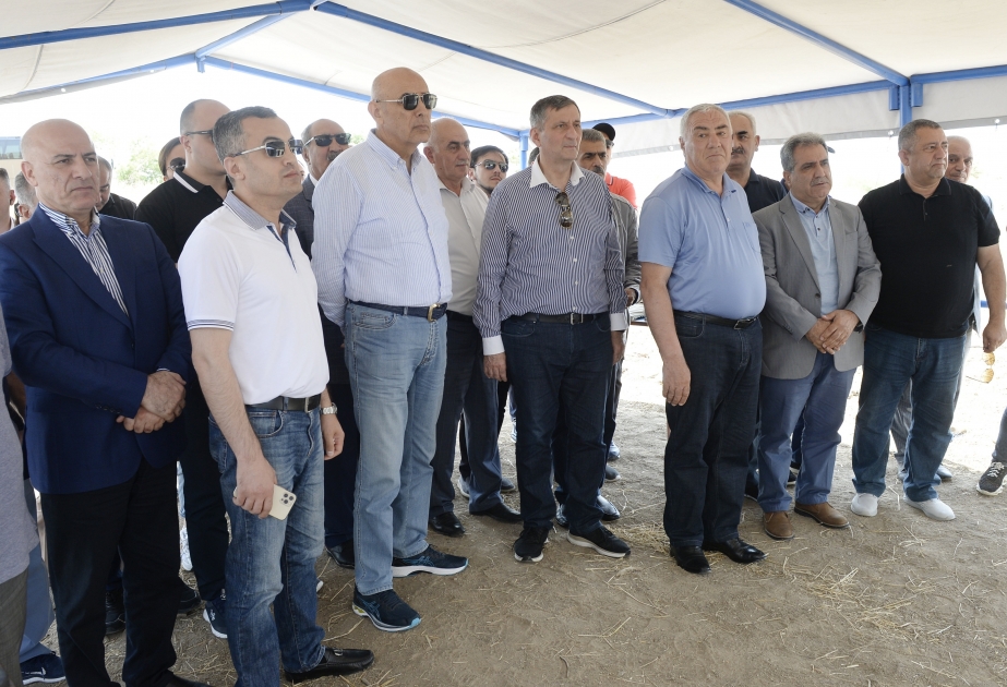 مجموعة من ممثلين عن الأحزاب السياسية ومحللين سياسيين تعرفوا على سير عمليات تطهير الألغام في جبرائيل المحررة من الاحتلال الأرميني