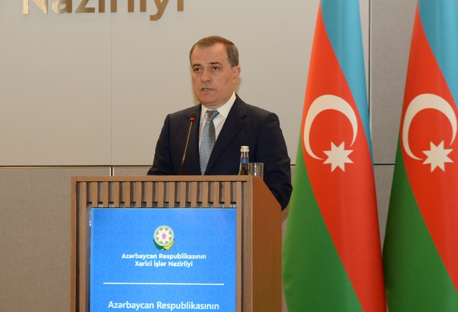 وزير الخارجية الأذربيجاني: ندعم السلام والأمن في المنطقة