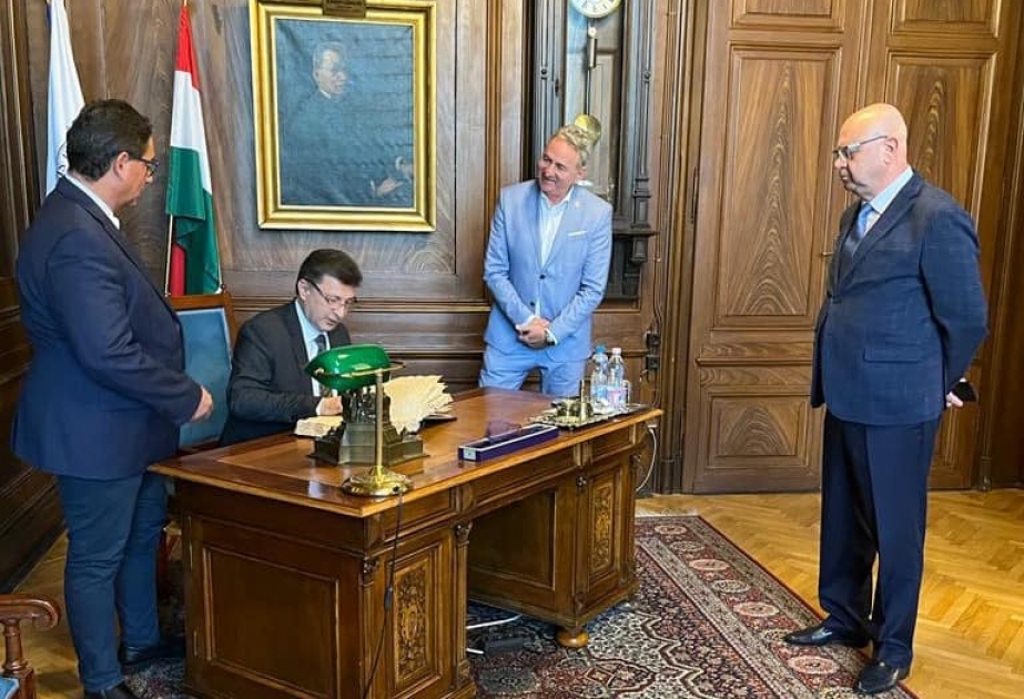 Tibb Universiteti ilə Budapeşt Semmelveis Universiteti arasında əlaqələrin gücləndirilməsi müzakirə edilib