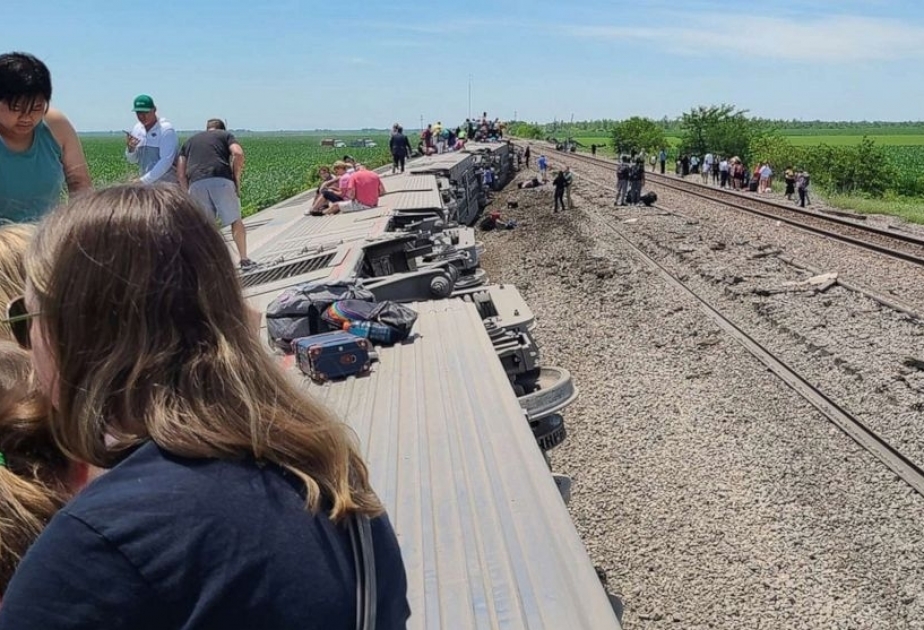 Three killed, dozens injured in Amtrak train derailment in Missouri