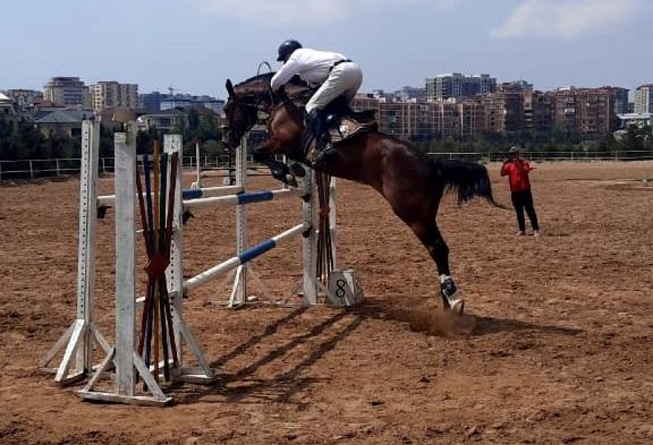 Bakı Dövlət Cıdır Meydanında atçılığın konkur növü üzrə paytaxt çempionatı keçirilib