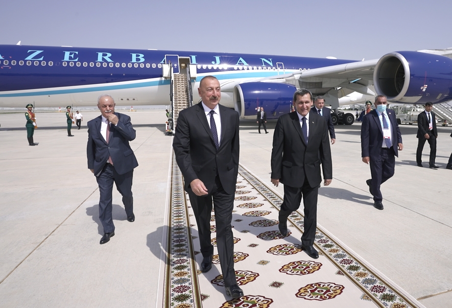 El Presidente Ilham Aliyev visita Turkmenistán