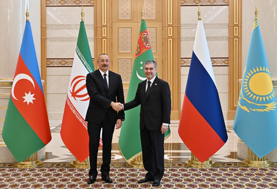Turkménistan : Ilham Aliyev rencontre Gourbangouly Berdymoukhamedov VIDEO