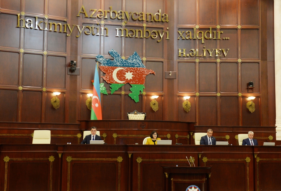 Milli Məclisin plenar iclası keçirilir