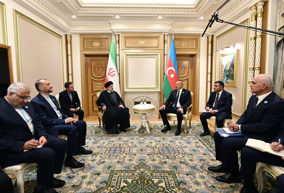 Präsident Ilham Aliyev trifft seinen iranischen Amtskollegen in Aschgabat VIDEO