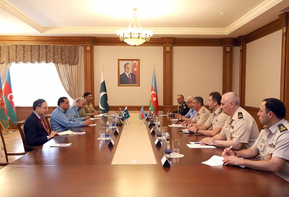 Azerbaijan, Pakistan discuss military cooperation