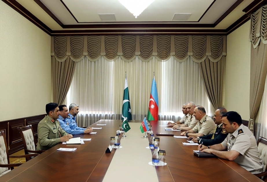 Azerbaijan, Pakistan discuss prospects for development of military cooperation
