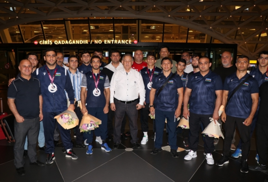 U-20 Avropa çempionatında uğurla çıxış edən yunan-Roma güləşçilərimiz Vətənə qayıdıblar