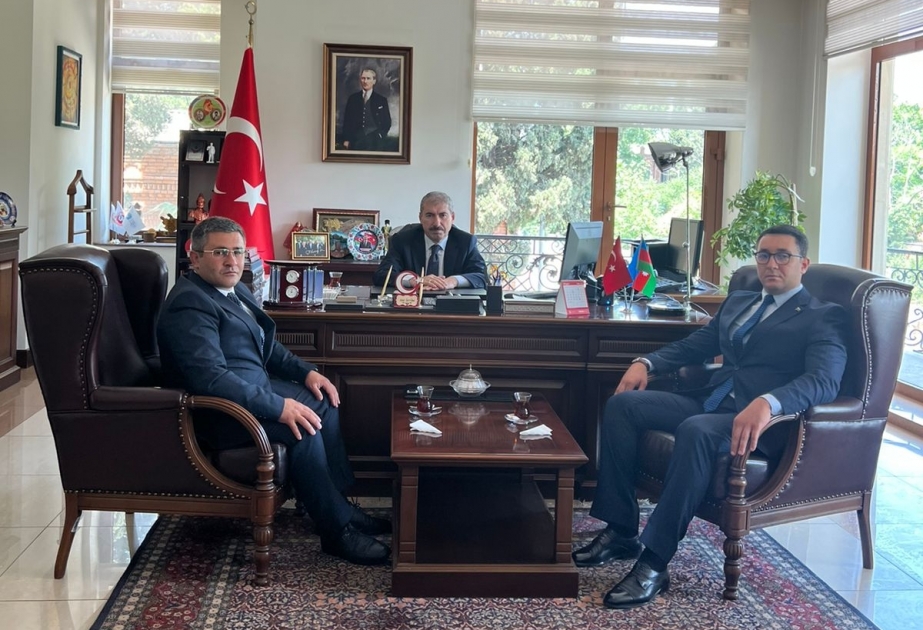 “Gəncə” idman klubunun İdarə Heyətinin sədri Türkiyənin Gəncə şəhərindəki baş konsulu ilə görüşüb