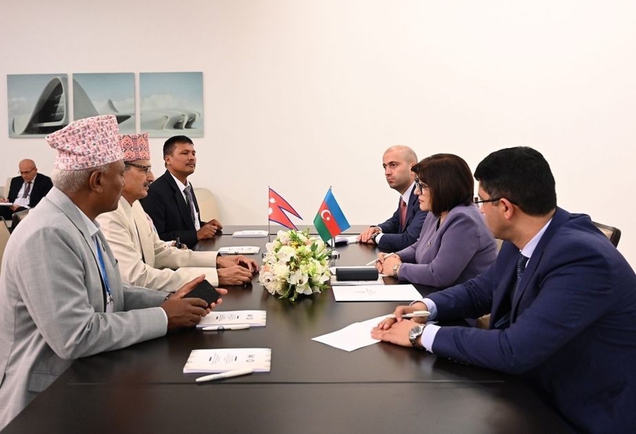 Presidenta del Parlamento de Azerbaiyán se reúne con el presidente de la Cámara de Representantes de Nepal