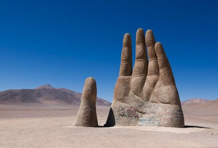 Hand of the Desert – Chile`s massive sculpture