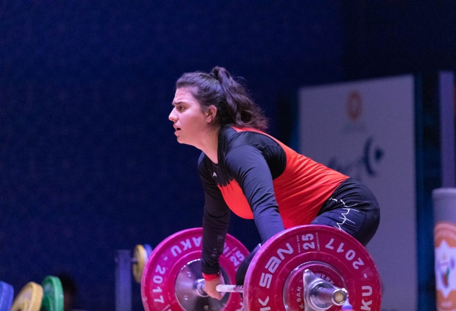 MOK-un 30 illik yubileyinə həsr olunmuş ağır atletika üzrə kubok yarışı keçirilib