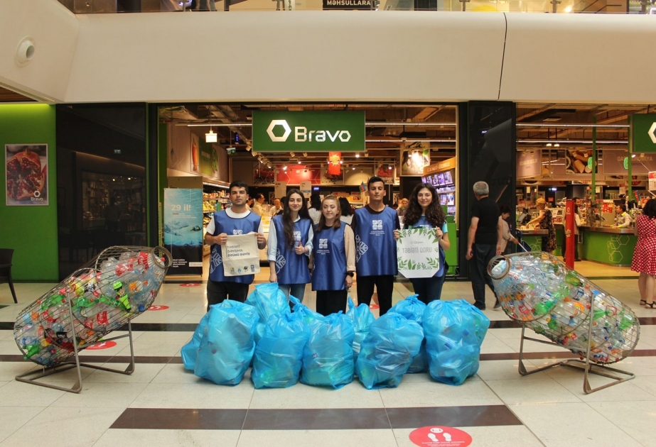 Gəncədə keçirilən ekoloji aksiya zamanı 1137 litr plastik butulka yığılıb