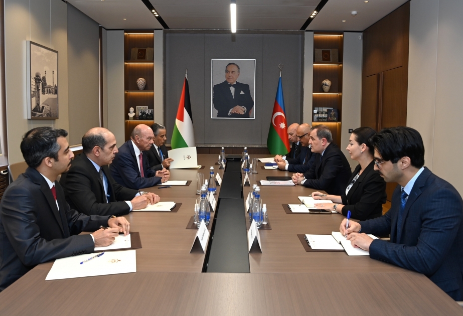 阿塞拜疆外长会见约旦参议长