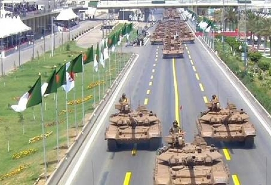 الجزائر تنظم استعراضا عسكريا ضخما في ذكرى الاستقلال